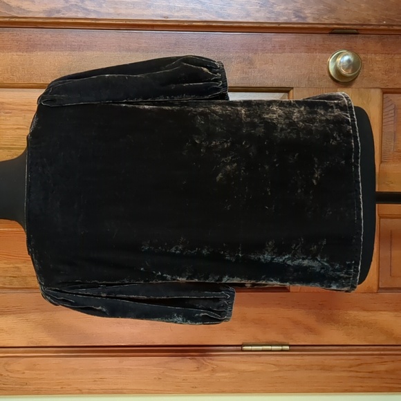 🎄LOFT velvet/valour top! - Picture 3 of 8